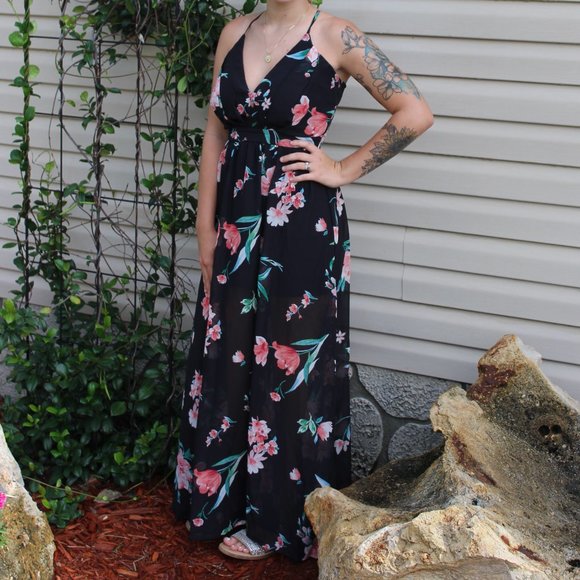 Black Floral Light Airy Maxi Dress - Picture 4 of 4